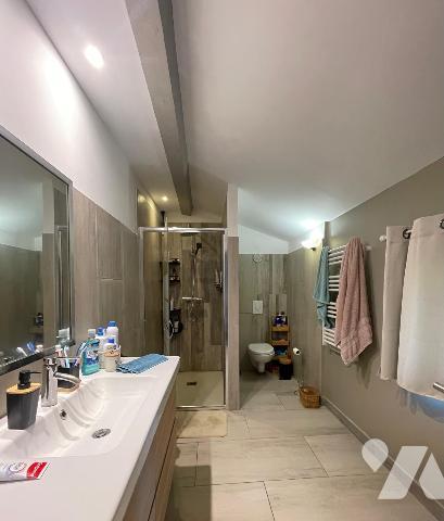 Dans un environnement  privilegie  découvrez cette partie de mas  de 106m²entièrement  renovée