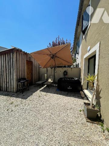 Dans un environnement  privilegie  découvrez cette partie de mas  de 106m²entièrement  renovée