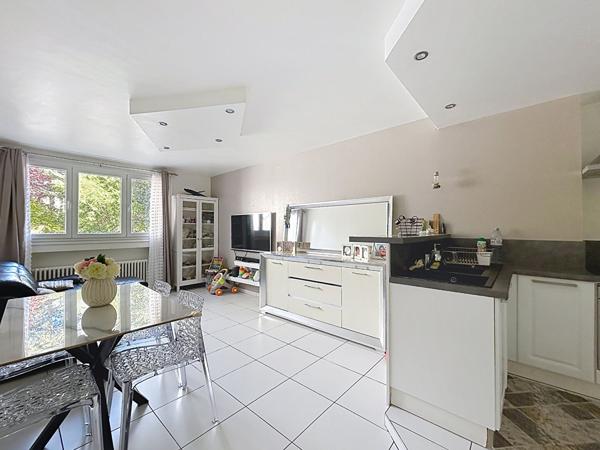 EXCLUSIVITÉ - SAINT-ÉTIENNE COURS FAURIEL (RUE DE LA CONVENTION) - T3 58,07 m² - 2 CHAMBRES - EXCELLENT ÉTAT - CAVE - GARAGE EN OPTION