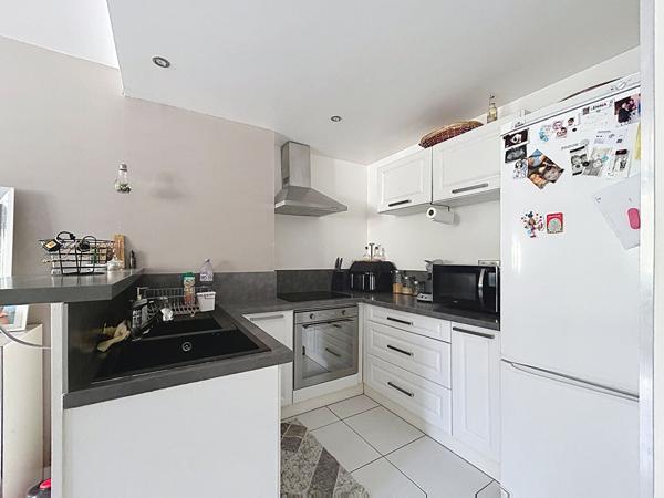 EXCLUSIVITÉ - SAINT-ÉTIENNE COURS FAURIEL (RUE DE LA CONVENTION) - T3 58,07 m² - 2 CHAMBRES - EXCELLENT ÉTAT - CAVE - GARAGE EN OPTION