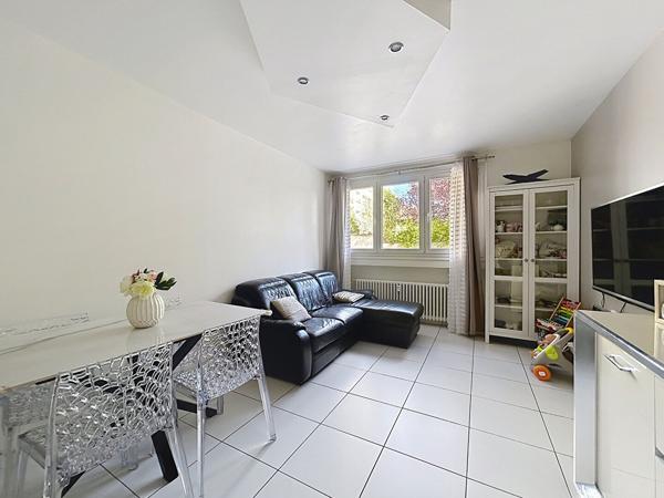 EXCLUSIVITÉ - SAINT-ÉTIENNE COURS FAURIEL (RUE DE LA CONVENTION) - T3 58,07 m² - 2 CHAMBRES - EXCELLENT ÉTAT - CAVE - GARAGE EN OPTION