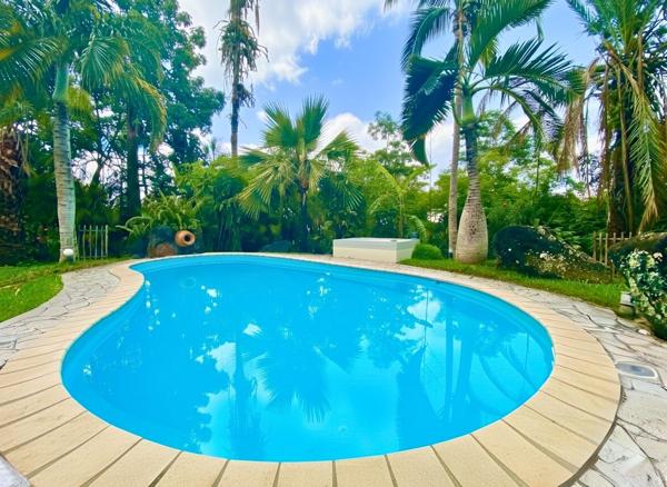 Eden – maison d’architecte de 245 m² à vendre à La Possession / Sainte‑Thérèse – jardin tropical 1 900 m², piscine & dépendance