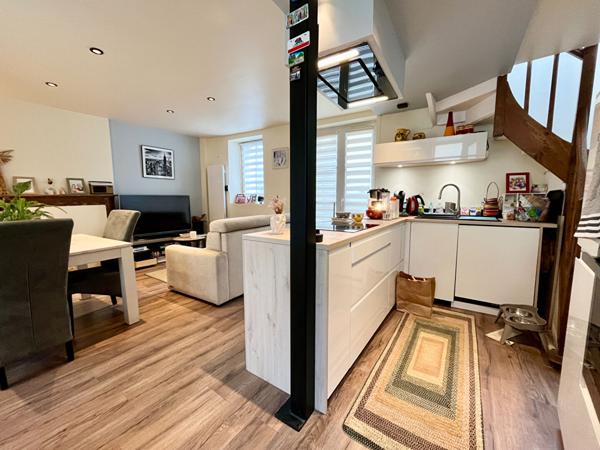 A VENDRE MAISON DINAN CENTRE // 2 CHAMBRES// COUR PRIVATIVE//PROCHE TOUS COMMERCES