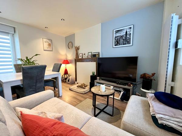 A VENDRE MAISON DINAN CENTRE // 2 CHAMBRES// COUR PRIVATIVE//PROCHE TOUS COMMERCES