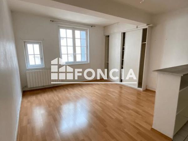Location Studio 22.79 m² - 39 RUE DU POIRIER Orleans 45000