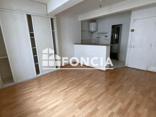 Location Studio 22.79 m² - 39 RUE DU POIRIER Orleans 45000