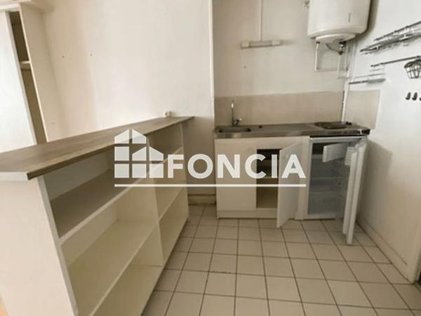 Location Studio 22.79 m² - 39 RUE DU POIRIER Orleans 45000