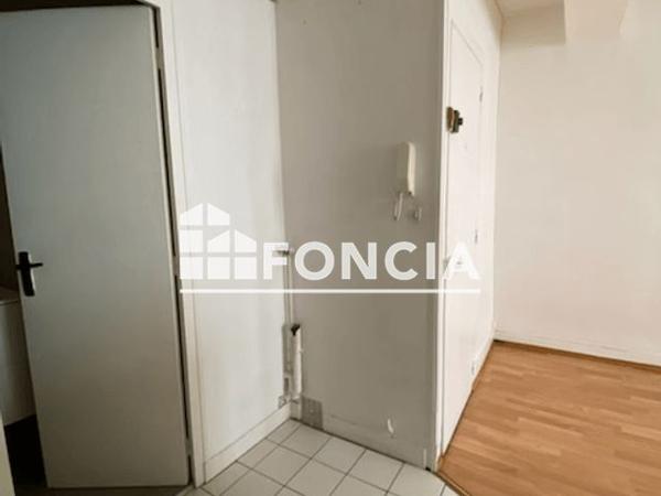 Location Studio 22.79 m² - 39 RUE DU POIRIER Orleans 45000