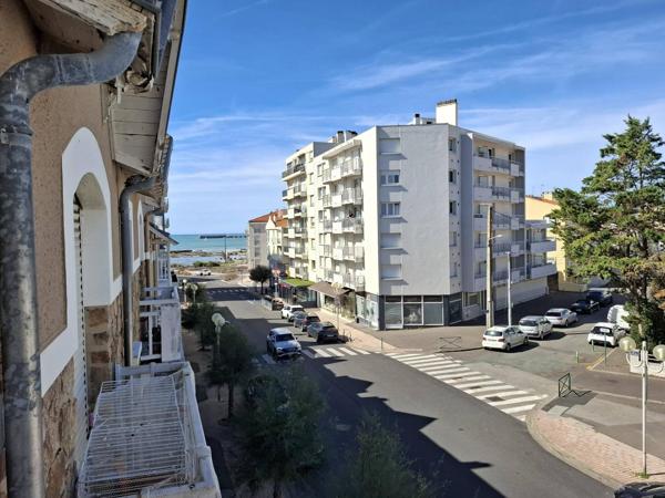 appartement Les Sables-d'Olonne Studio vue latérale mer avec balcon et cave