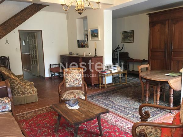 ROCHEFORT Maison ville Quartier Gambetta 3 chambres+ bureau, garage et un jardin clos.