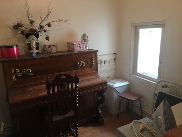 ROCHEFORT Maison ville Quartier Gambetta 3 chambres+ bureau, garage et un jardin clos.