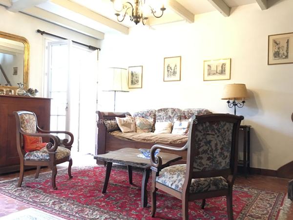 ROCHEFORT Maison ville Quartier Gambetta 3 chambres+ bureau, garage et un jardin clos.