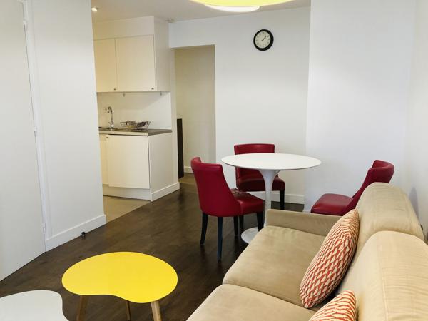 Paris (75013) Loue très joli 2 pièces meublé avec balcon Paris 13ème - Rue Jeanne d’Arc - 34m²