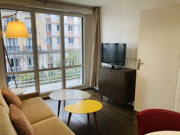 Paris (75013) Loue très joli 2 pièces meublé avec balcon Paris 13ème - Rue Jeanne d’Arc - 34m²