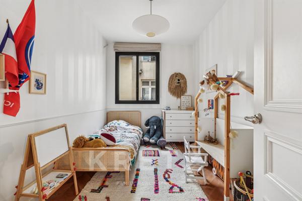 Paris IIe - Sentier. Appartement familial