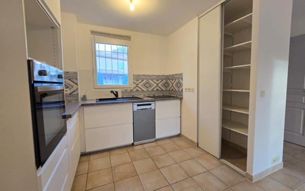 Appartement à louer    3 pièces • 62,52 m2 Arles