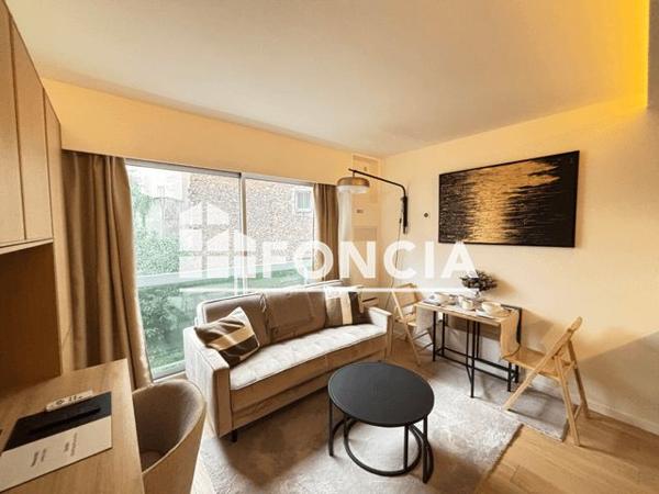 Location Appartement 2 pièces 27.7 m² - 19 rue du Débarcadère Paris 75017
