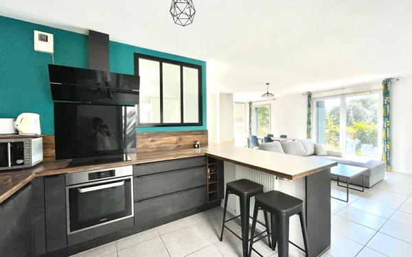 Appartement à vendre    4 pièces • 90,83 m2 Bordeaux