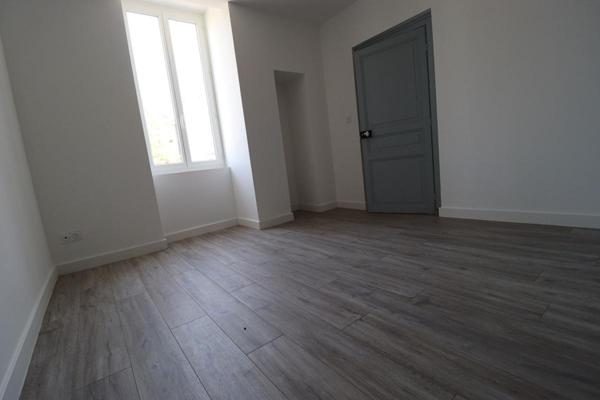 Maison Neris Les Bains 8 pièce(s) 108 m2