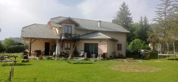 A VENDRE, Villa de Prestige à Seyne-les-Alpes – Vue Panoramique & Proximité des Pistes !