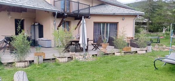 A VENDRE, Villa de Prestige à Seyne-les-Alpes – Vue Panoramique & Proximité des Pistes !
