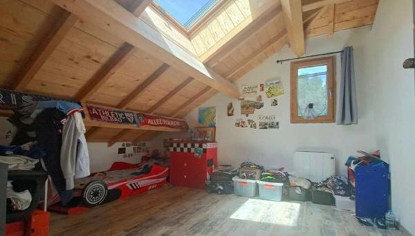 A VENDRE, Villa de Prestige à Seyne-les-Alpes – Vue Panoramique & Proximité des Pistes !