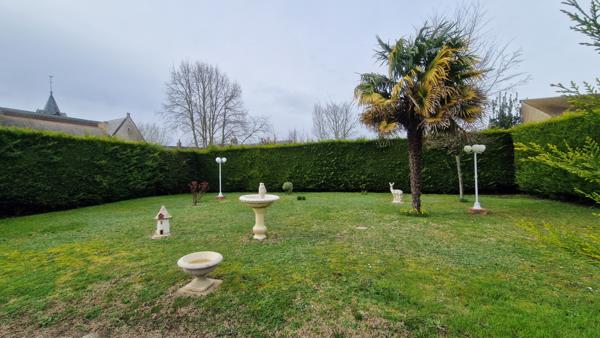 MAISON DE BOURG AVEC DE BEAUX VOLUMES