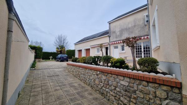 MAISON DE BOURG AVEC DE BEAUX VOLUMES