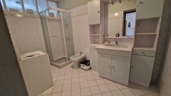 MAISON DE BOURG AVEC DE BEAUX VOLUMES