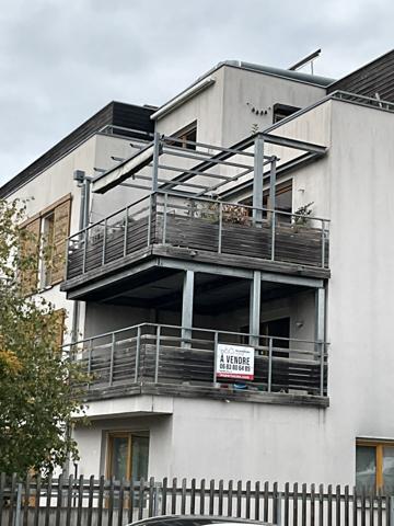 Spacieux 4 pièces Strasbourg Neuhof village Terrasse, Garage fermé