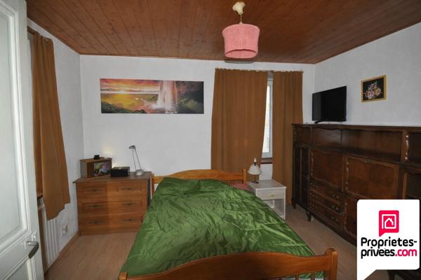 Corps de ferme avec 2 maisons, une grange, prévoir travaux