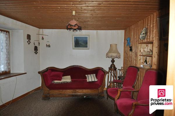 Corps de ferme avec 2 maisons, une grange, prévoir travaux