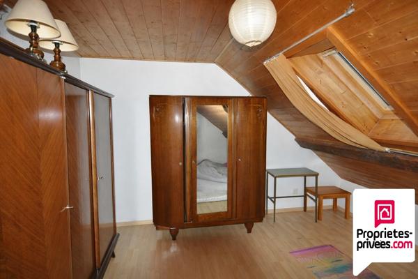 Corps de ferme avec 2 maisons, une grange, prévoir travaux