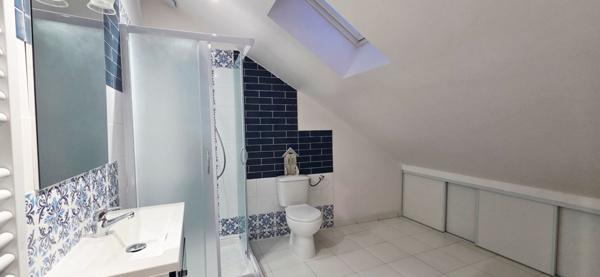 Maison 4 chambres avec un appartement T2 à Vendre. Aucun travaux !