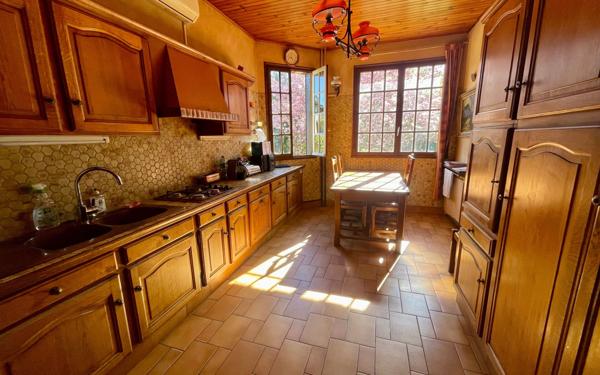 Maison à vendre    6 pièces •  Chennevières-sur-Marne