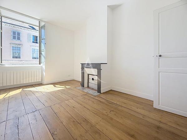 Place Royale appartement duplex Pau 6 pièce(s)