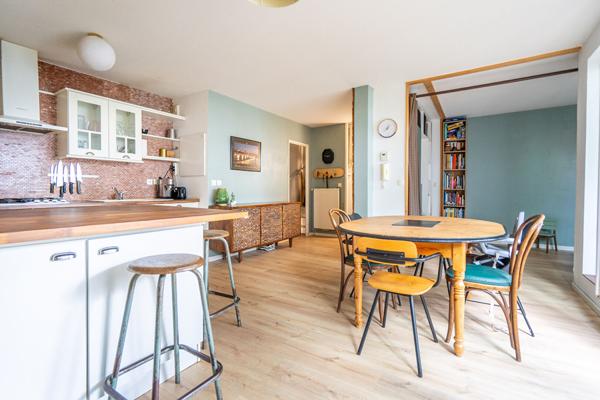 BORDEAUX CHARTRONS - T4 de 77m² avec terrasses et place de parking