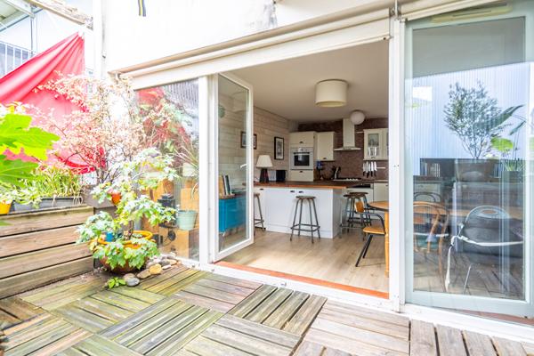 BORDEAUX CHARTRONS - T4 de 77m² avec terrasses et place de parking