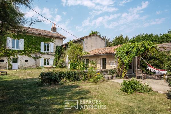 Maison poitevine de caractère entourée de son parc arboré