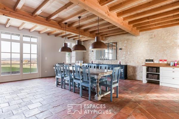 Maison de caractère avec piscine et vue dégagée
