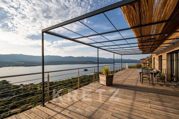 Maison en bois à 5 minutes de Porto Vecchio avec vue panoramique sur tout le Golfe et les montagnes