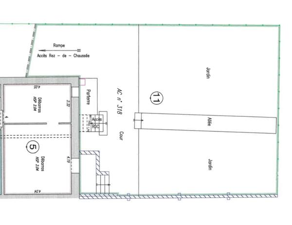 SAUMUR, Quartier Gare - Université, Appartement T2 avec stationnement et terrasse et jardin privatif de 130m²