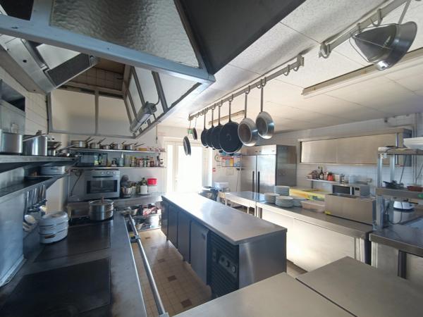 Local/bureau à vendEN BORD DE SAÔNE – ENSEMBLE IMMOBILIER MIXTE : RESTAURATION, ÉVÉNEMENTIEL, HABITATION & POTENTIEL D’HÉBERGEMENTre ASNIERES SUR SAONE (01)