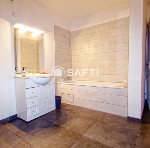 APPARTEMENT/BUREAUX 140M 2 ENVIRON - PLAIN-PIED - 5 PIECES