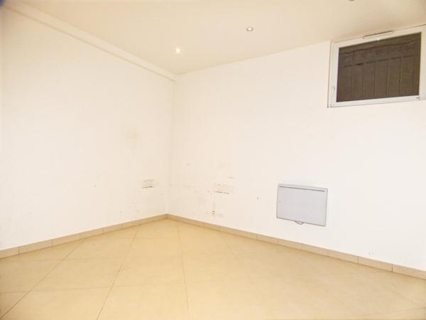 APPARTEMENT/BUREAUX 140M 2 ENVIRON - PLAIN-PIED - 5 PIECES