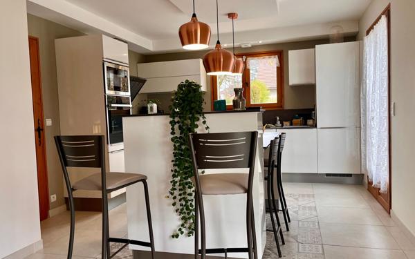 Maison à vendre    5 pièces • 147,15 m2 Chevry