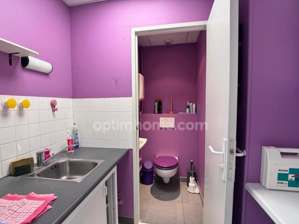 Bureaux climatisés 125 m² – Vitrine 10 mètres – Parkings – Proche Gare Sud / St Hélier