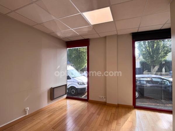 Bureaux climatisés 125 m² – Vitrine 10 mètres – Parkings – Proche Gare Sud / St Hélier
