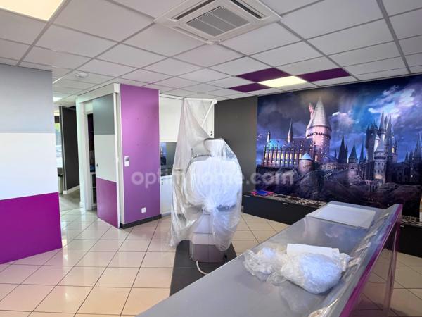 Bureaux climatisés 125 m² – Vitrine 10 mètres – Parkings – Proche Gare Sud / St Hélier