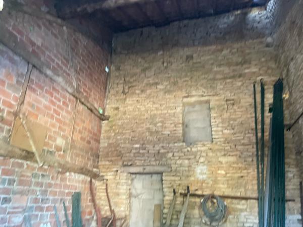 Tharot (89200) Grange en pierres apparentes à rénover dans le secteur de THAROT, 50 000 € F.A.I.